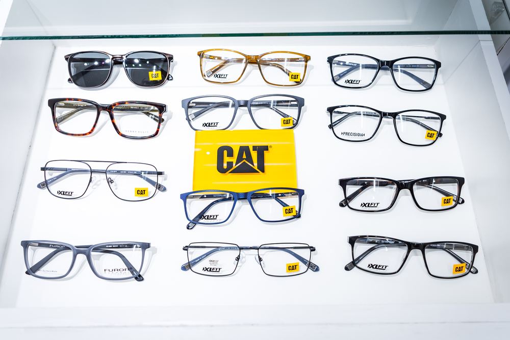 Exhibidor de armazones CAT y Furor